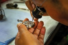 轻松应对腕表烦恼：浪琴表带过长解决方案大揭秘