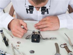 阿玛尼手表进水了处理方法汇总（避免损坏的正确步骤）