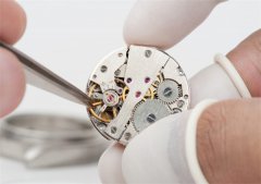 浪琴手表灰尘堆积怎么办？一招轻松清洁焕新